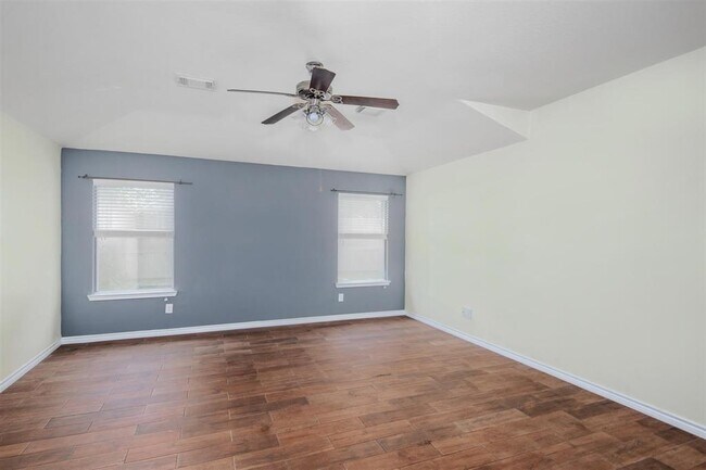 Building Photo - 405 Magnolia Estates Dr