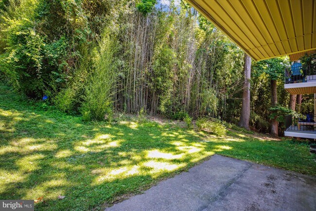 Building Photo - 10655 Montrose Ave