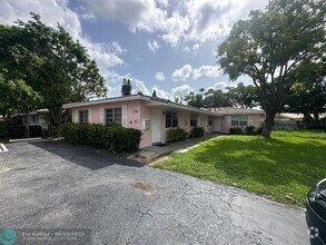 Building Photo - 3791 Riverside Dr