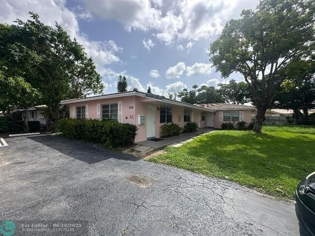 Primary Photo - 3791 Riverside Dr