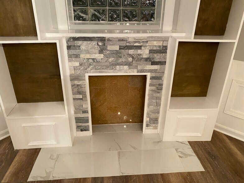 Building Photo - 5443 N St Louis Ave