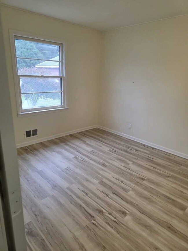 Building Photo - 4905 143rd Pl