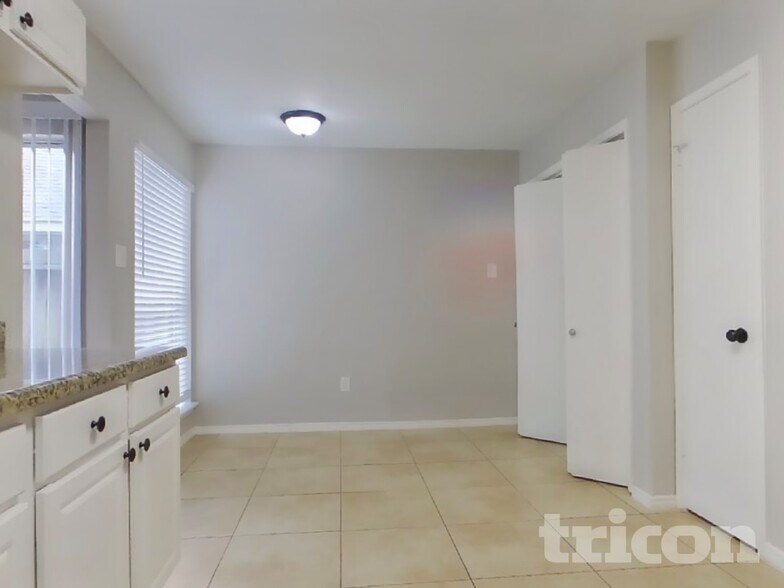 Building Photo - 16330 Tiburon Way
