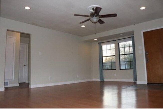 Building Photo - 13638 Pyramid Dr