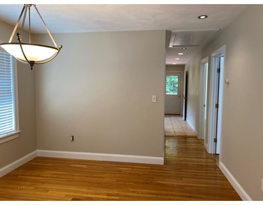 Building Photo - 39 Century St