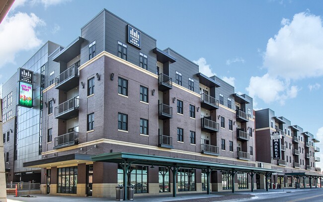 Building Photo - Canopy Row