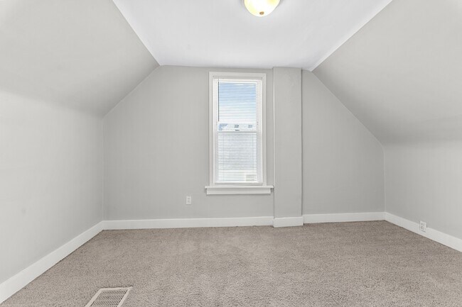 Building Photo - 1847 8th St