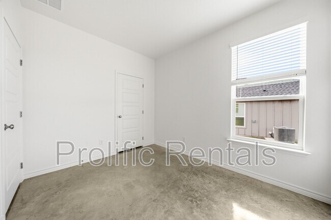 Building Photo - 8901 Prickly Ash Dr