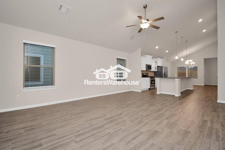 Building Photo - 6927 Escondido Dr
