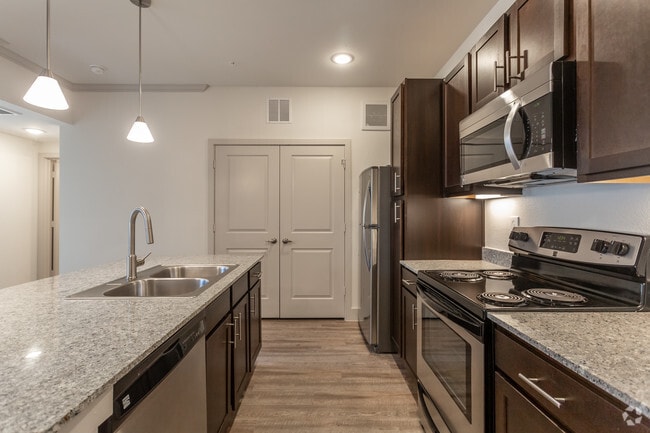 Kitchen - Magnolia Park Apartments