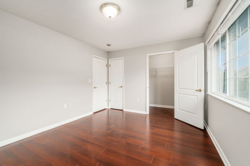 Building Photo - 757 Spring Valley Dr