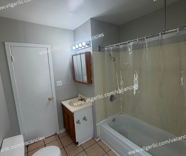 Building Photo - 4926 Olcott Ave