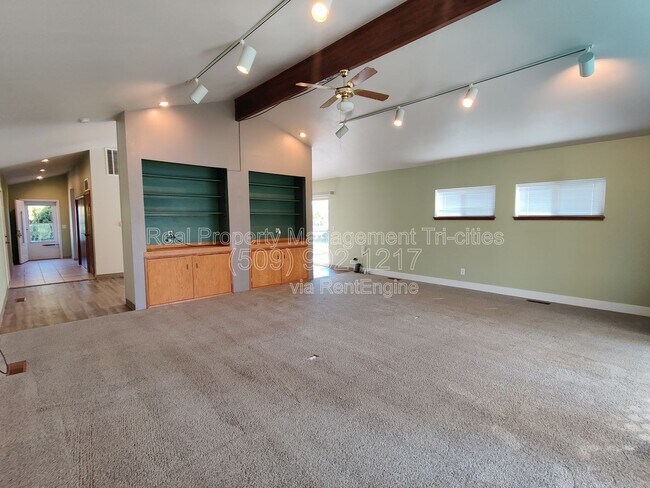 Building Photo - 1607 Putnam St