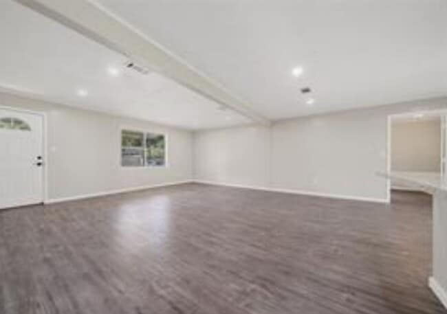 Building Photo - BEAUTIFUL COMPLETLEY REMODELED 3 BEDROOM 2 BATH IN HULL, TEXAS.  ALL UPGRADED FININSHES IN THE HO...