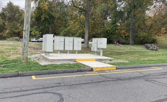 Building Photo - 25 Balance Rock Rd