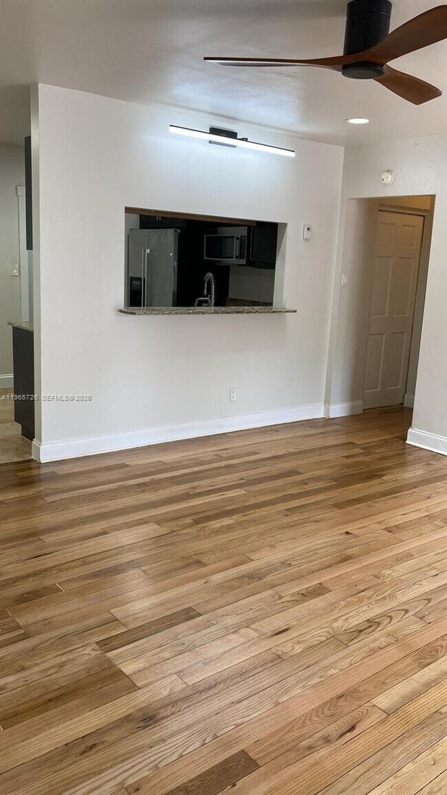 Building Photo - 713 SW 10th St