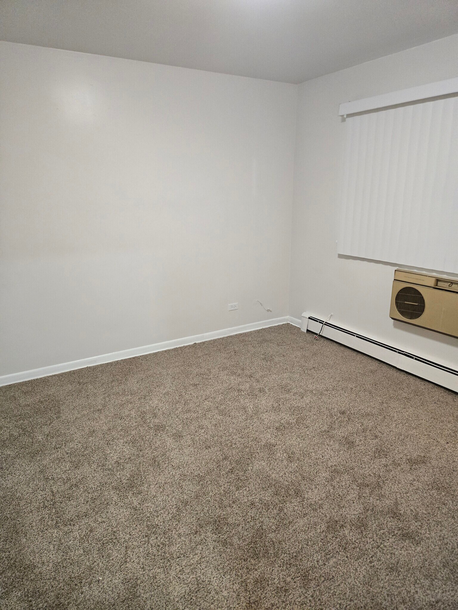 West Bedroom - 7529 N. Oakley Ave.