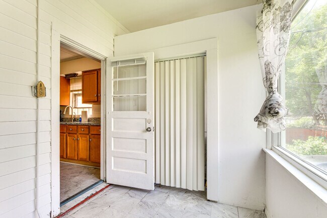 Building Photo - 8318 S Burnham Ave