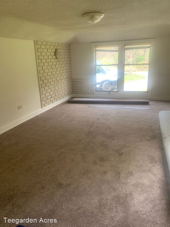 Building Photo - 3 br, 1 bath House - 4245 State Route 45