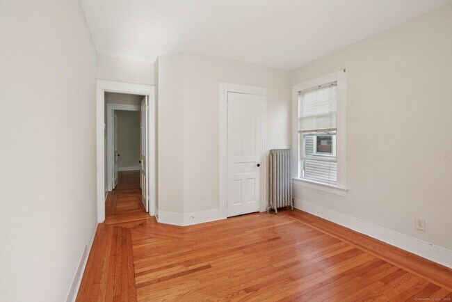 Building Photo - 807 Orange St
