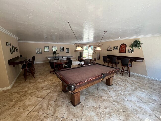 Building Photo - Cozy 1 Bedroom Condo with Walk-In Closet &...