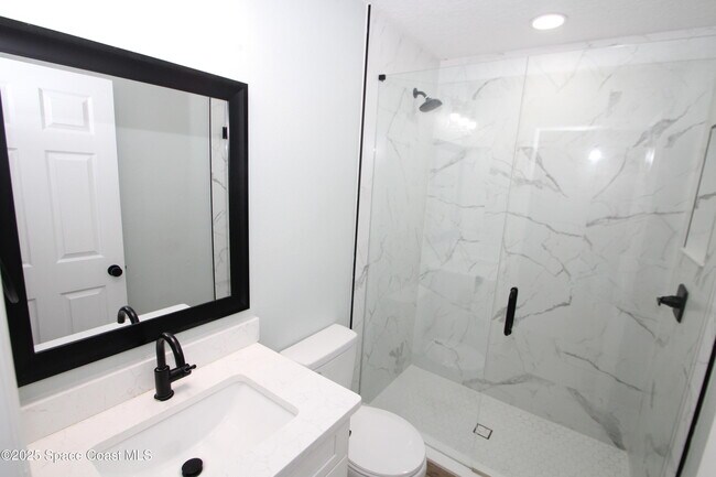 Building Photo - 1561 Rachel Ave SE