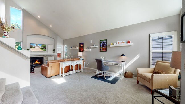 Building Photo - Stunning 3bd 3.5ba Home in the Mariana Butte Neighborhood