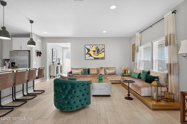 Building Photo - 460 Archstone Wy