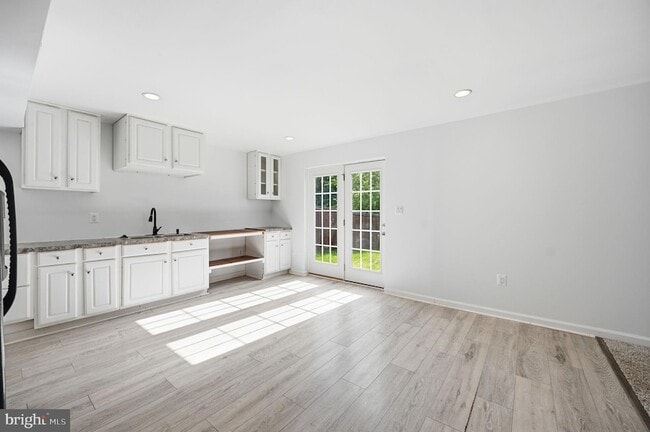 Building Photo - 687 Blossom Tree Rd