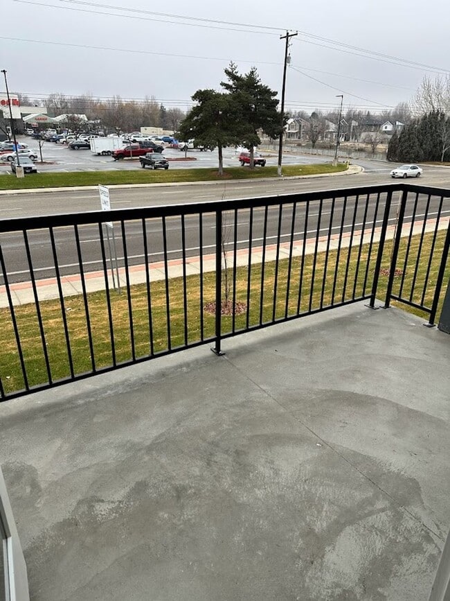 Building Photo - 1553 Clear Creek Dr