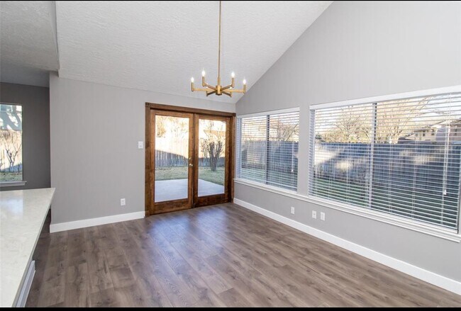 Building Photo - 10502 Linecamp Dr