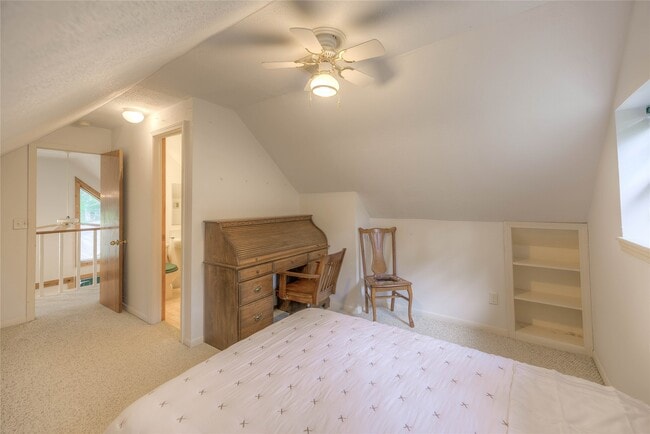 Building Photo - 144 Little John Dr