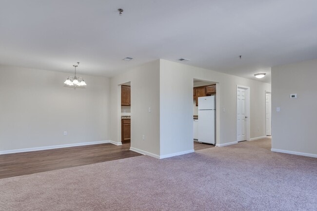 Building Photo - Welcome Home – Spacious Apartment with Mod...