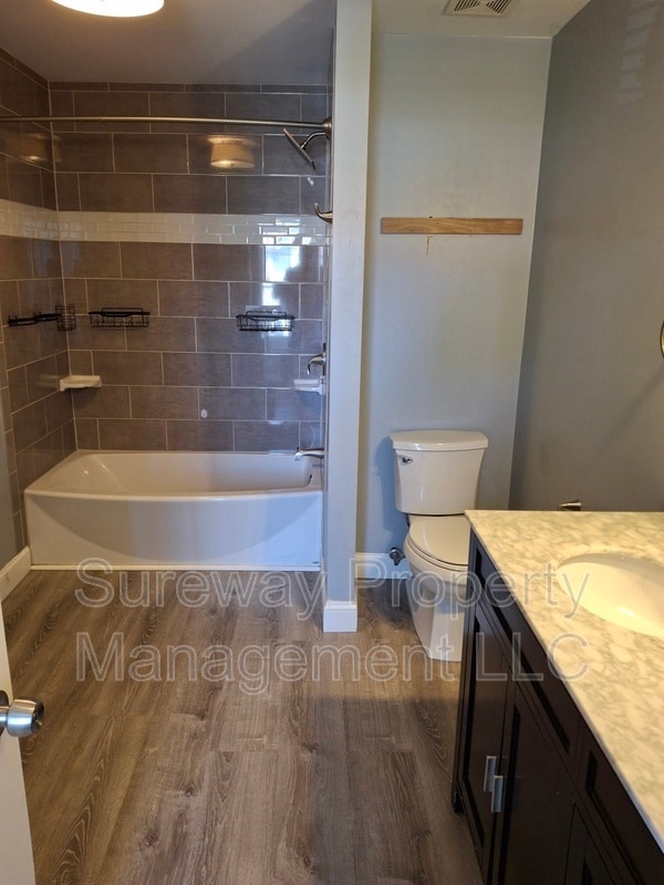 Building Photo - 127 Crown Prince Dr