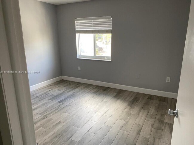 Building Photo - 144 Riviera Cir