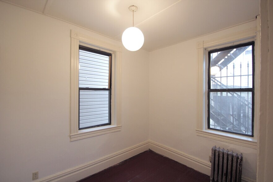 Building Photo - 405 Peebles St