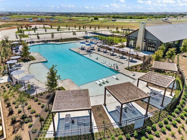 Building Photo - 1216 W Yarrow Ave