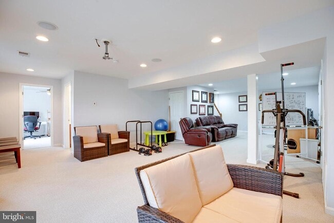 Building Photo - 7536 San Diego Ct