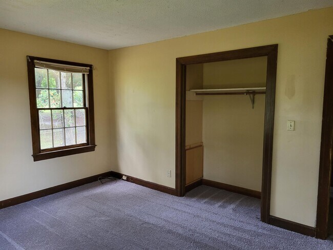 Building Photo - 3321 Oak Hill Dr