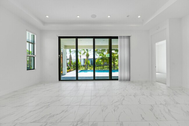 Building Photo - 13908 Vivant Dr
