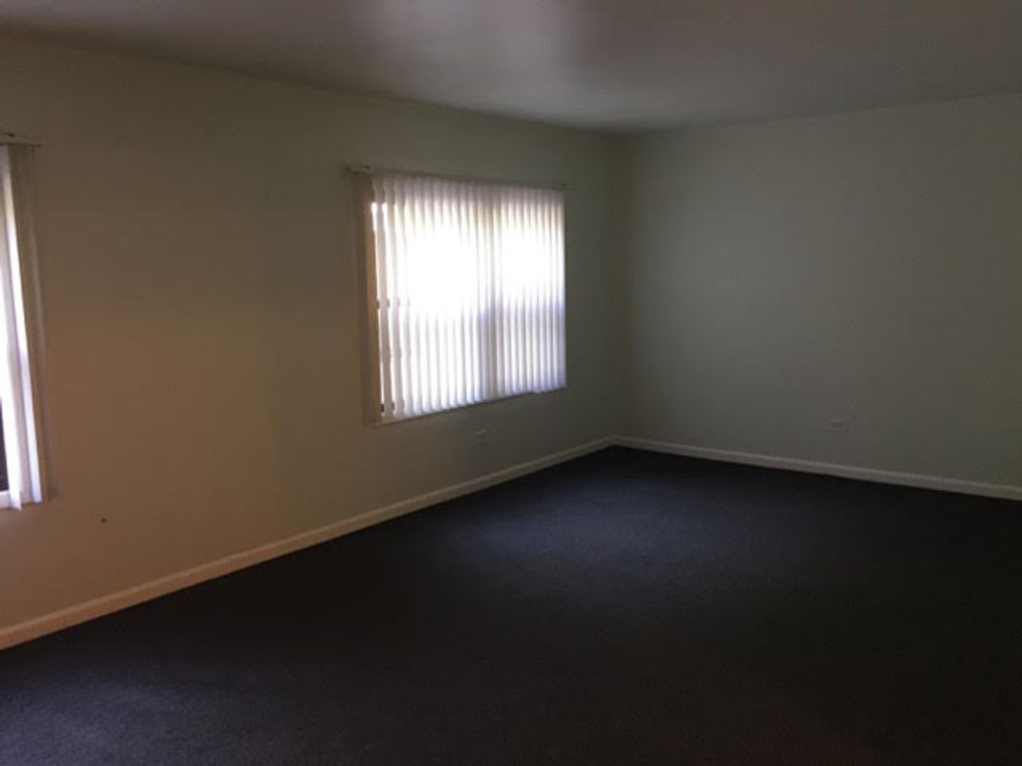 Building Photo - 7632 S Stewart Ave