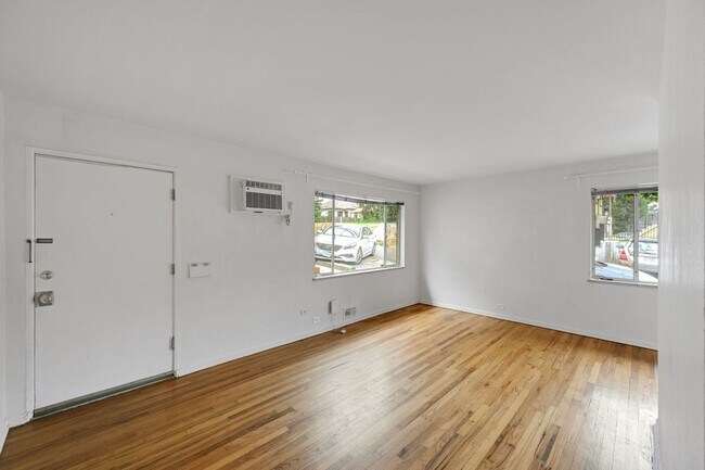 Building Photo - Charming 1BR Apartment in Denver