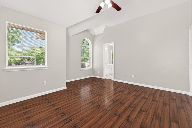 Building Photo - 4018 Timber Corner