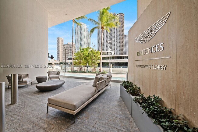 Building Photo - 300 Biscayne Blvd
