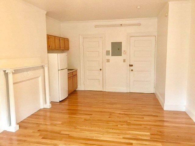 Building Photo - 1079 Beacon St