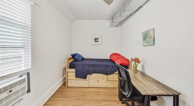 Building Photo - 1936 N St Louis Ave