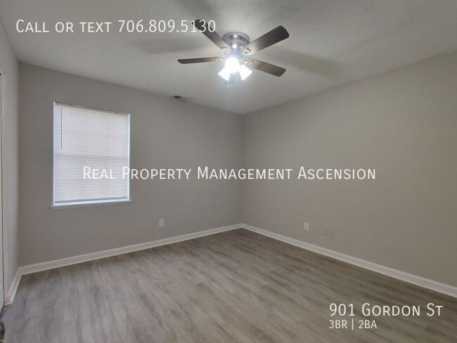 Building Photo - 901 Gordon St