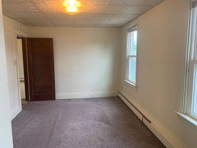 Building Photo - Dallastown SD 3 Bedroom House-Yard, Parking