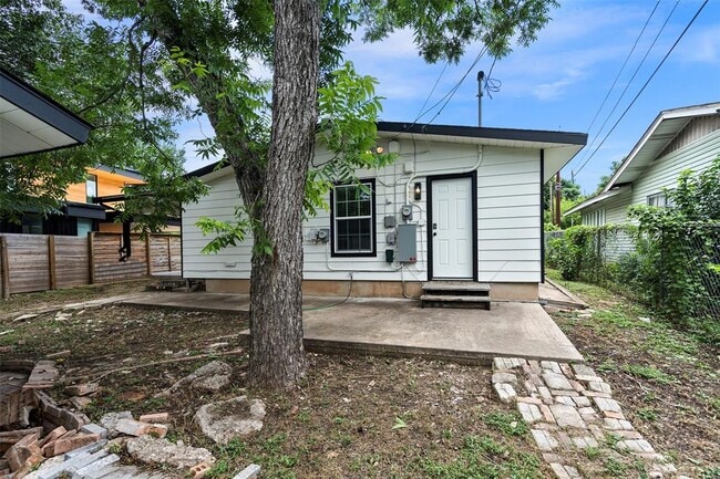 Building Photo - 3002 Brinwood Ave