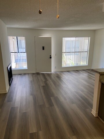 Building Photo - 1402 N Alta Vista Blvd